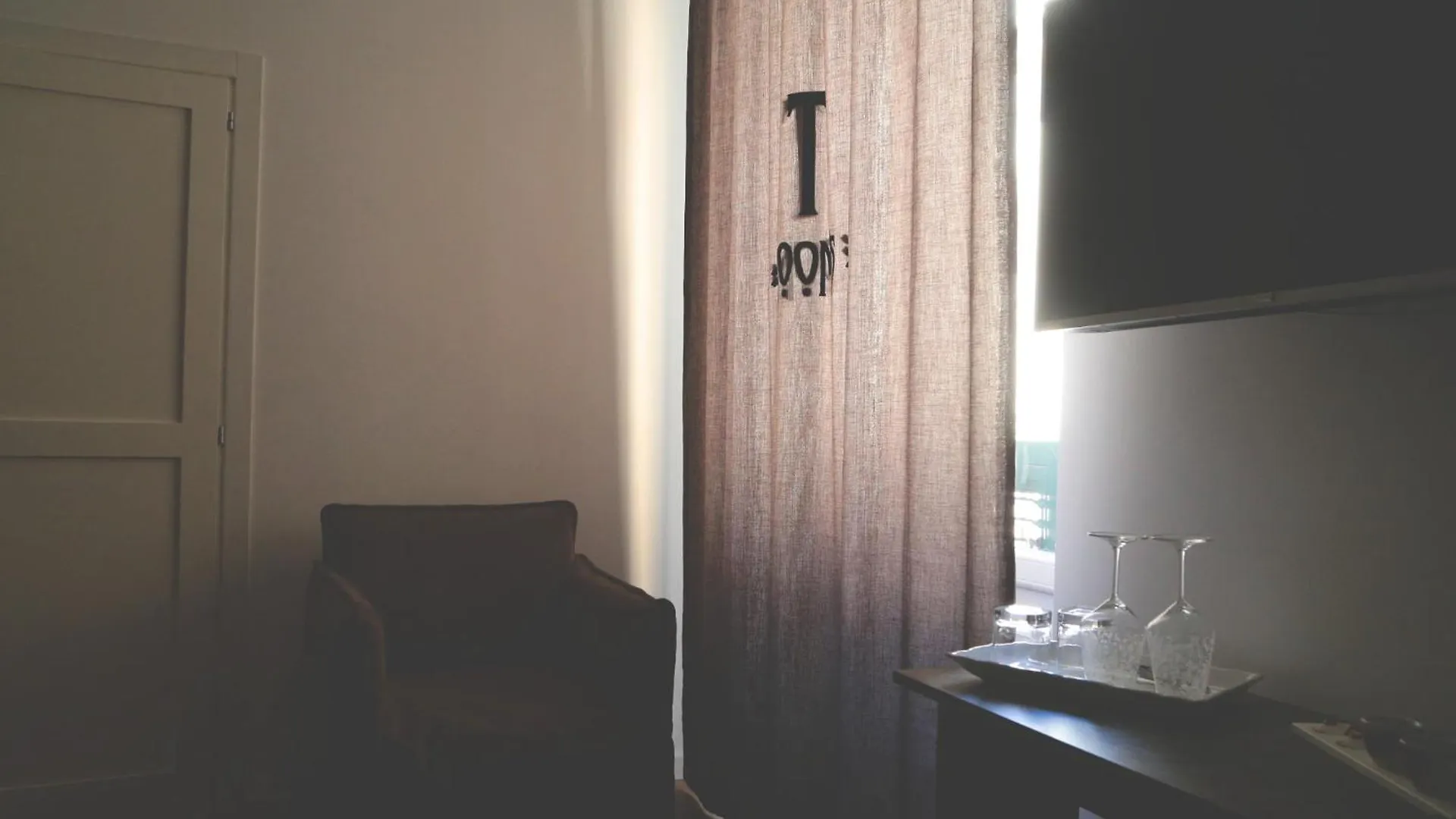 T Rooms Lecce 0*,