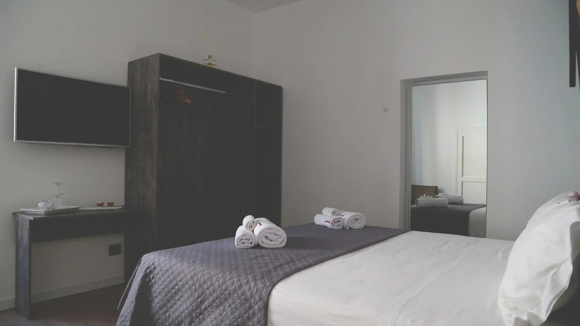 T Rooms Lecce