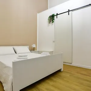 elegante-matrimoniale-clemente-house-centro.catania-hotels.net/