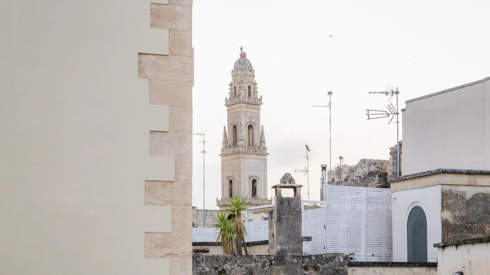 T Rooms Lecce 0*,  Italy